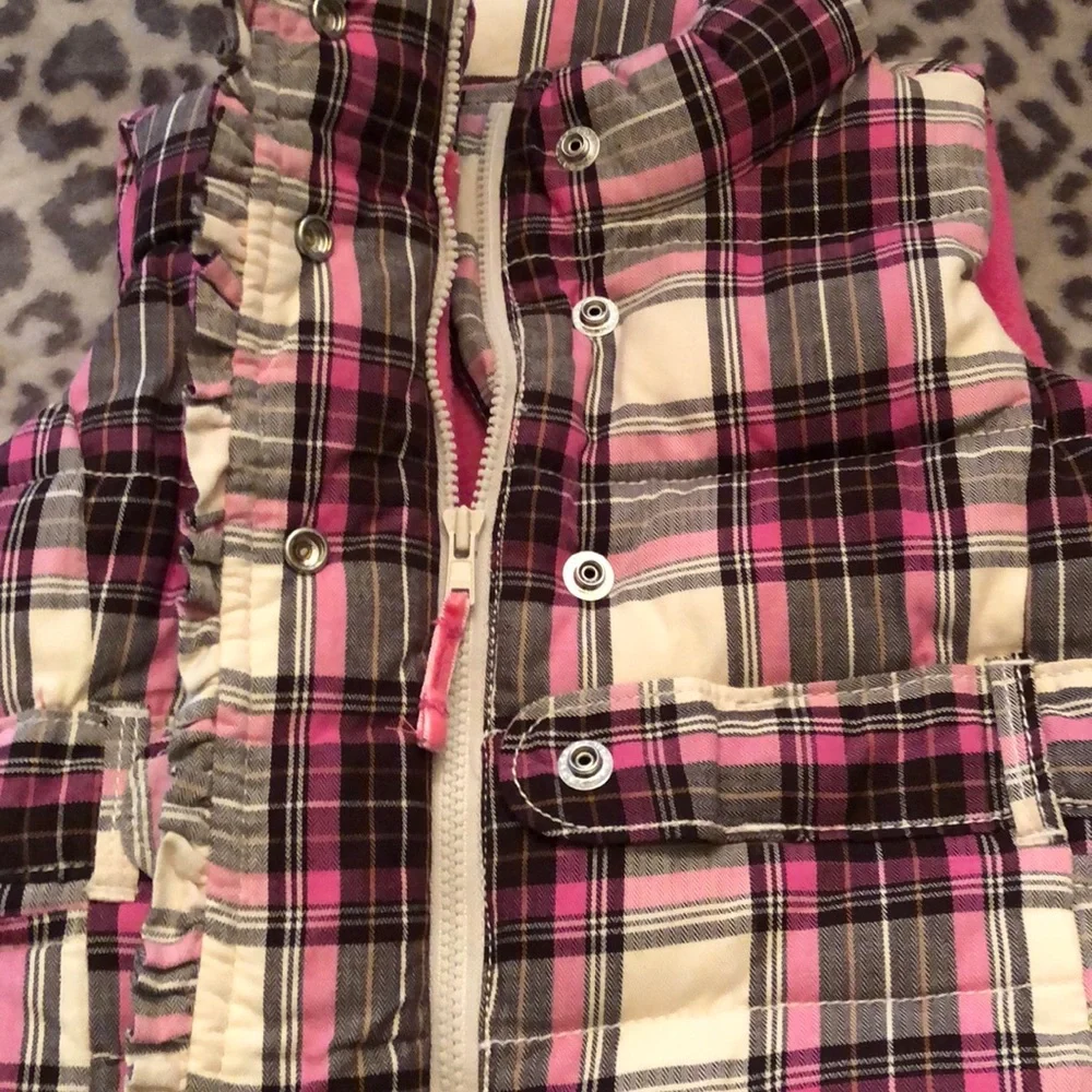 babyGap Pink Plaid Ruffle Fleece Lined Puffer Vest Toddler 4 Year